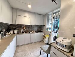 Blk 712 Hougang Avenue 2 (Hougang), HDB Executive #583442981
